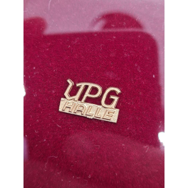 1970s Ruby-Colored Wall Clock from UPG Halle, East Germany, 1960s-1970s For Sale - Image 5 of 13