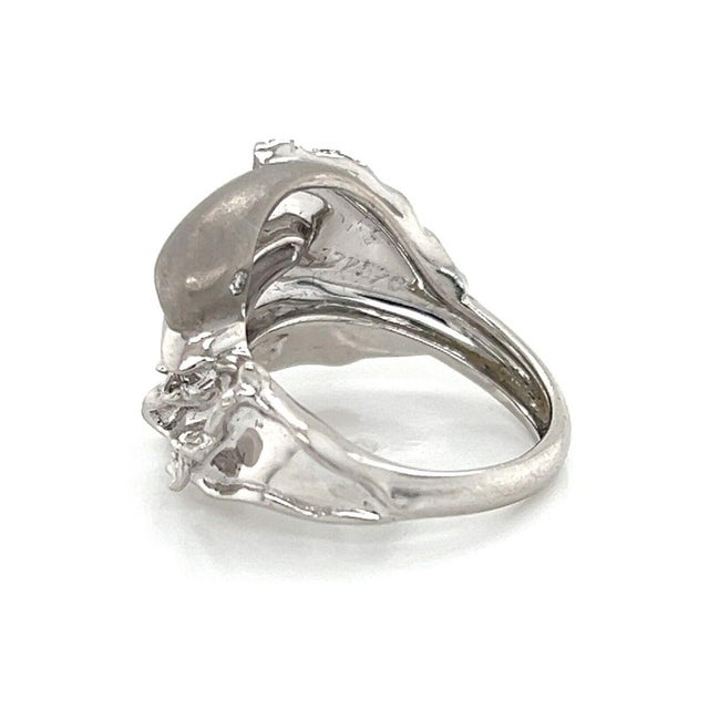 Transparent Mid 20th Century Carrera y Carrera Diamond 18k White Gold Double Dolphin Ring Size 5 For Sale - Image 8 of 9