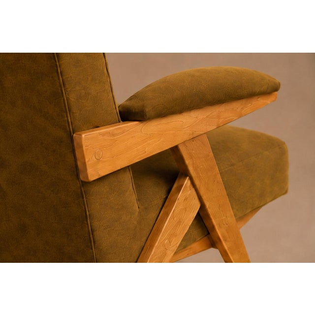 Mid-Century Modern José Zanine Caldas Pair of Brazilian Modern Armchairs in Pau Marfim & Olive Mohair, Brazil, 1950s For Sale - Image 3 of 18