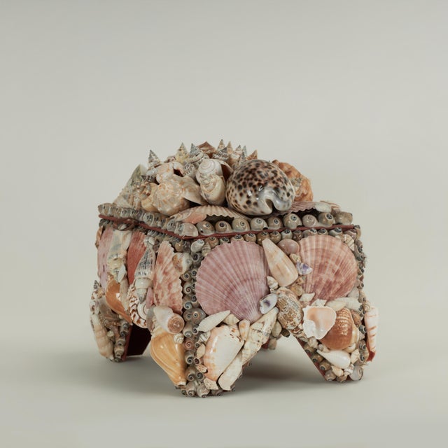 1980s Vintage Seashell Encrusted Box Inbox For Sale - Image 5 of 12