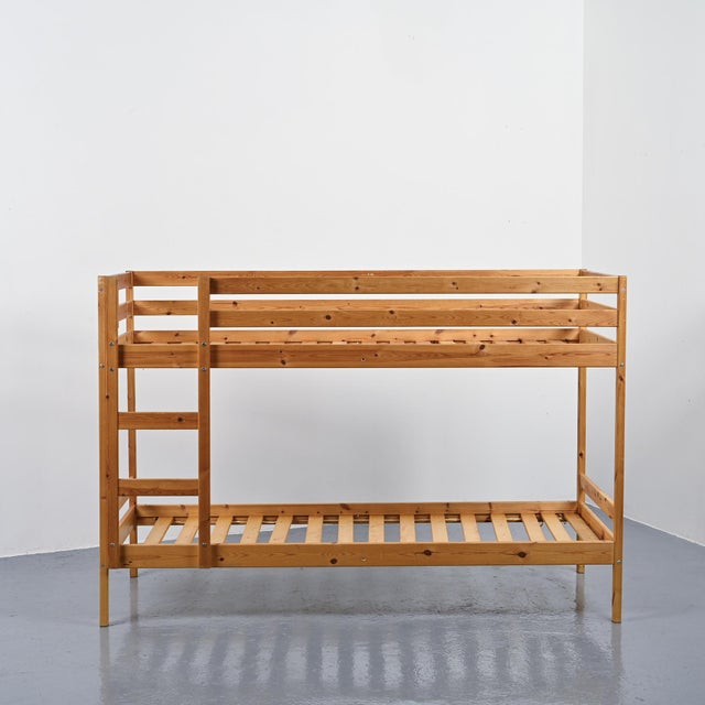 Pine Bunk Beds, Les Adrets Residence, Les Arcs, 1970, in Good conditions. Designed 1970 to 1979