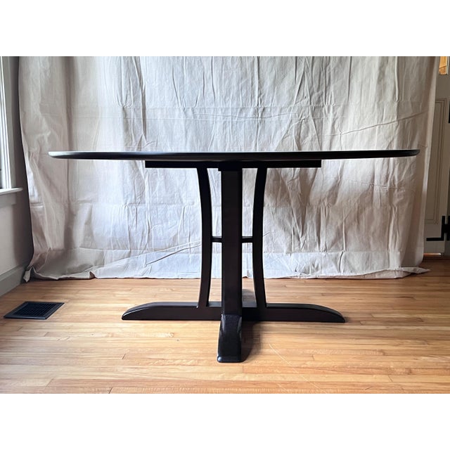 Modern Round Bridgewater Dining Table For Sale - Image 3 of 9