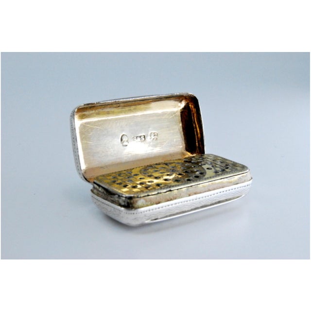 Silver and Gold Vinaigrette Box with Geometric Figures For Sale - Image 5 of 11