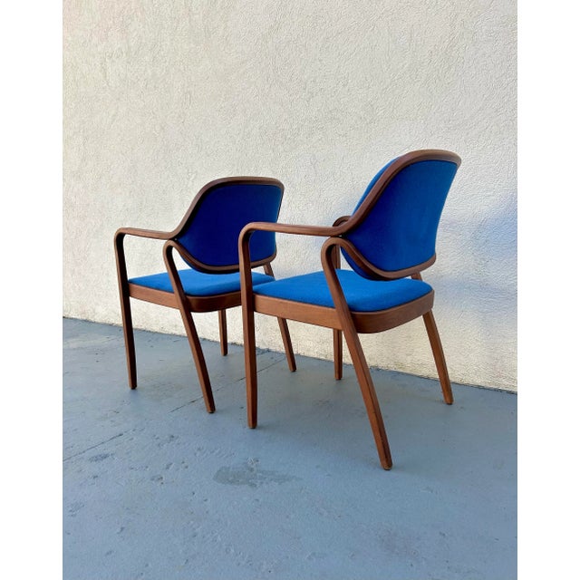 1970s Pair of Bentwood Lounge Chairs by Knoll For Sale - Image 9 of 10