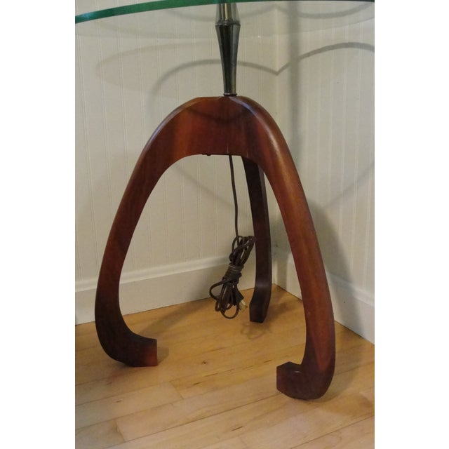 Modeline Mid-Century Modern Modeline Style Walnut and Glass End Table Lamp For Sale - Image 4 of 13