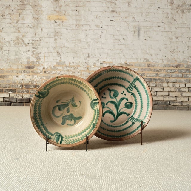 Spanish 20th Century Spanish Pottery Bowl With Stand (A) For Sale - Image 3 of 4