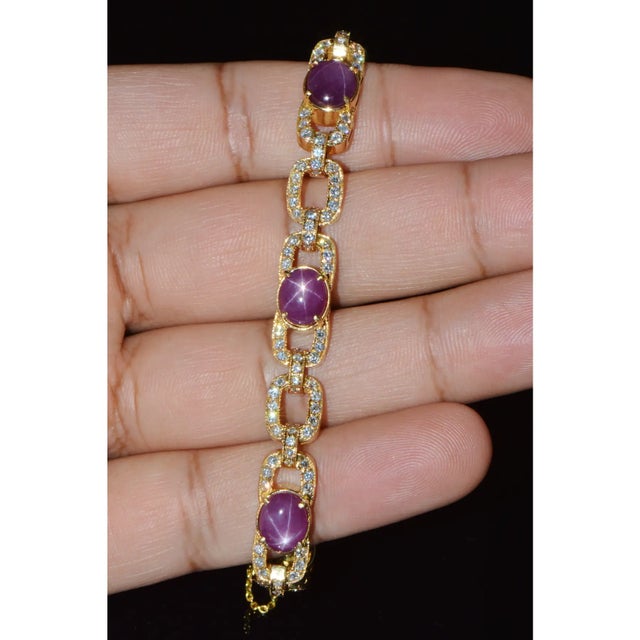 Metal Gia Natural 25.14Cts vs F Diamond Unheated Star Ruby Solid 18k Gold Stacking Tennis Bracelet For Sale - Image 7 of 11