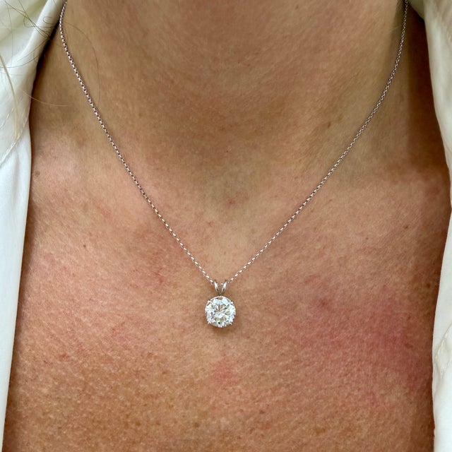 Silver Unisex 14k White Gold Gia 2.28ct K Vvs2 Round Diamond Solitaire Pendant Necklace For Sale - Image 8 of 8