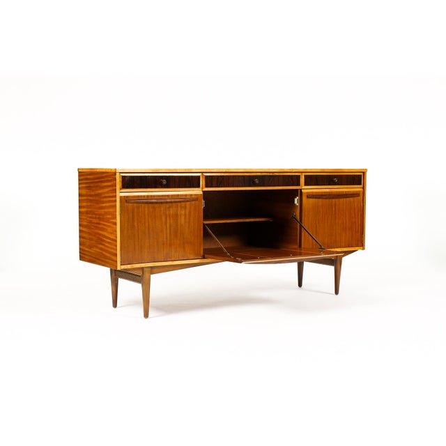 1960s Danish Modern Mid Century Mahogany Credenza Sideboard by Elliot’s of Newbury — Sculpted Lapel Pulls, Attributed For Sale - Image 4 of 11