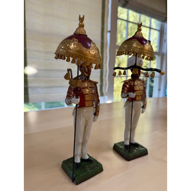 Rustic European 1910s Pair of Sitzendorf German Porcelain Soldiers For Sale - Image 3 of 10