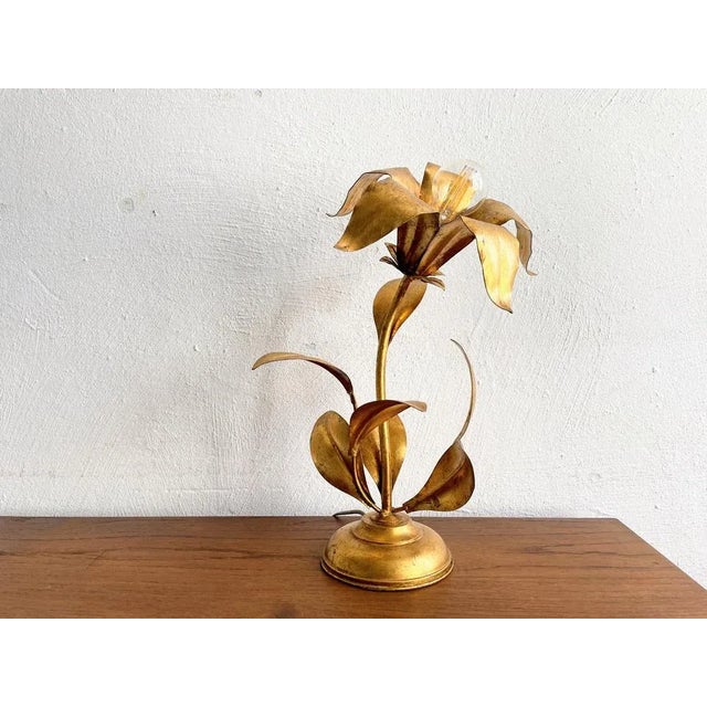 Hollywood Regency Gold Flower-Shaped Table Lamp in the style of Koegl, 1970s For Sale - Image 10 of 10