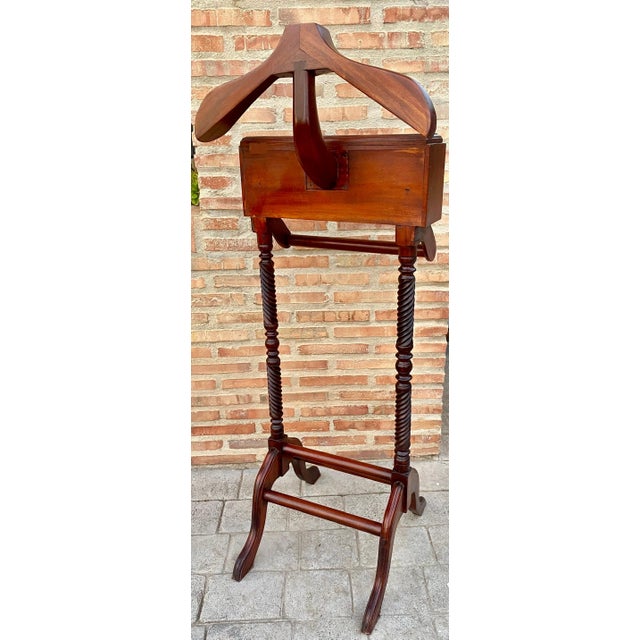Spanish Baroque Revival Walnut Gentleman’s Valet Stand with Drawers, 1920s For Sale - Image 6 of 18