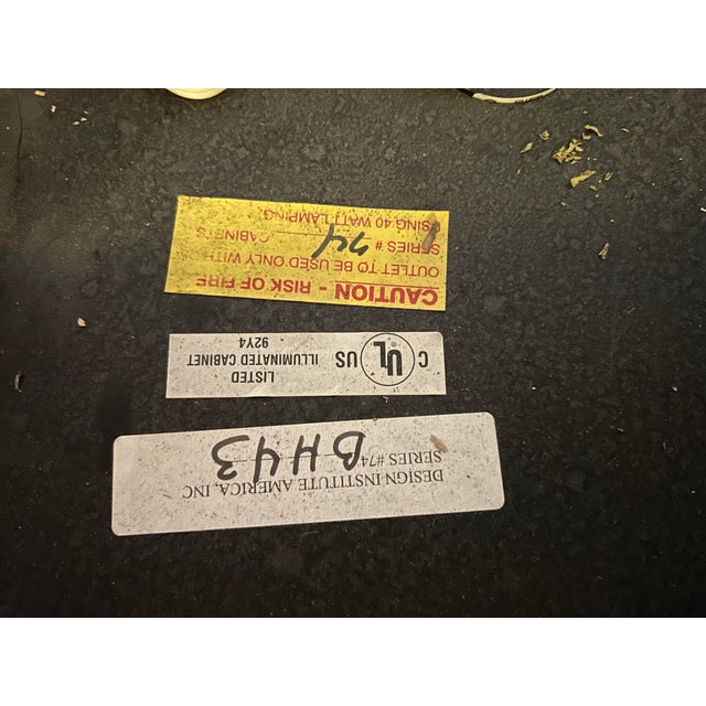 Late 20th Century Design Institute America 3 Part Display Cabinet For Sale - Image 10 of 10