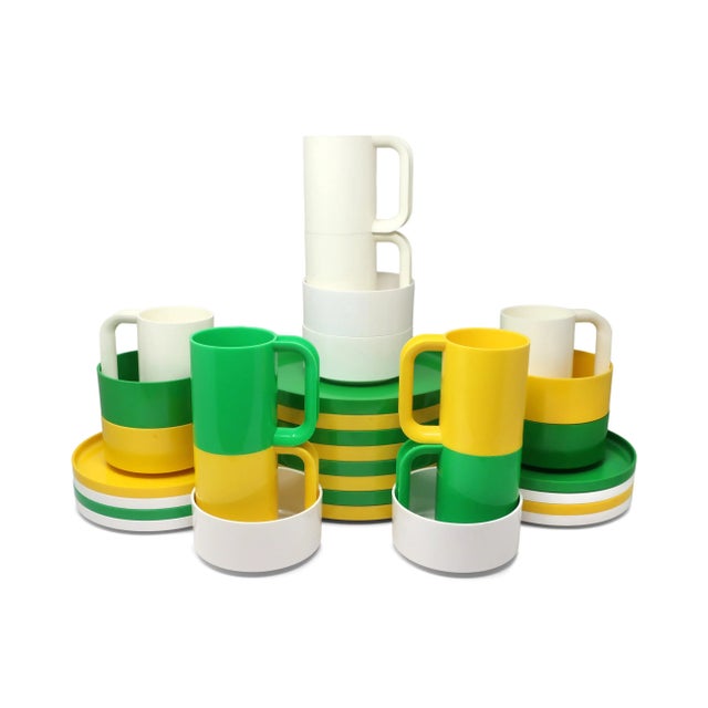 Massimo Vignelli Green, Yellow and White Dinnerware by Vignelli for Heller - Set of 32 For Sale - Image 4 of 7