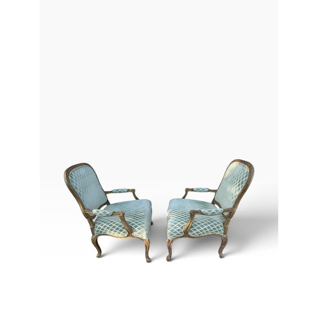 French Vintage Tomlinson/Erwin-Lambeth French Louis XV Style Giltwood Armchairs - A Pair For Sale - Image 3 of 18