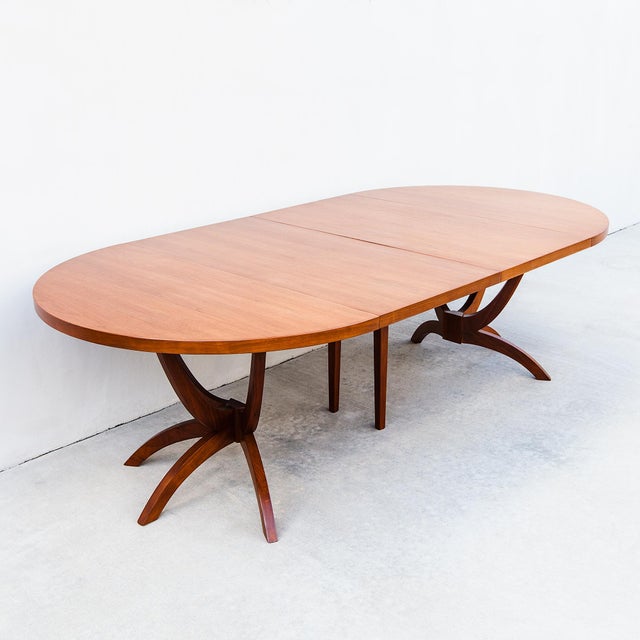 Monumental Mid Century Modern Expandable Pedestal Base Dining Table in Walnut For Sale - Image 10 of 15