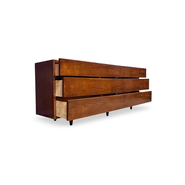 American of Martinsville American of Martinsville Vintage Mid Century Modern 9 Drawer Lowboy Dresser, C. 1960s For Sale - Image 4 of 5