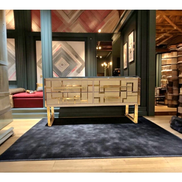 Among the protagonists of the new contemporary luxury furniture is this extraordinary piece of furniture, produced and...