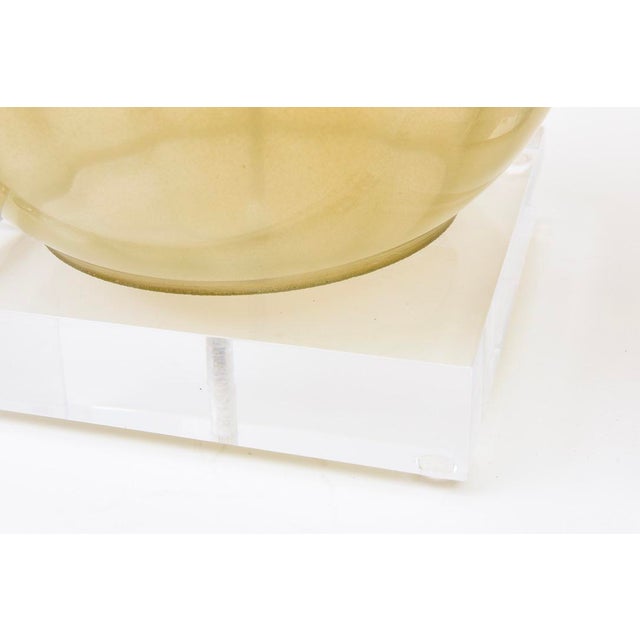MId Century Modern Murano Glass, Brass and Lucite Bulbous Table Lamps, Restored, 1950's, Italy For Sale - Image 10 of 11