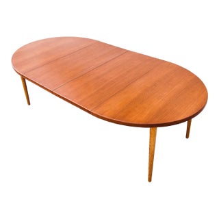 1960s Scandinavian Teak & Oak Expandable Dining Table by Hvidt & Molgaard-Nielsen For Sale