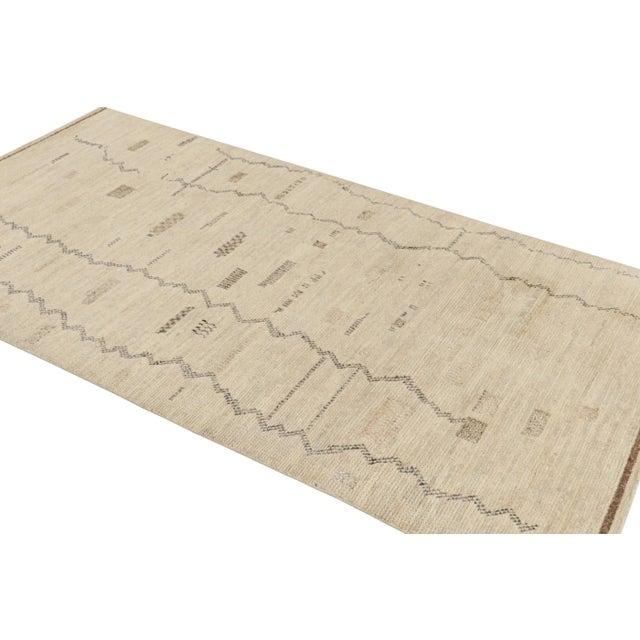 Rug & Kilim Rug & Kilim’s Moroccan Style Rug in Beige With Geometric Patterns For Sale - Image 4 of 7