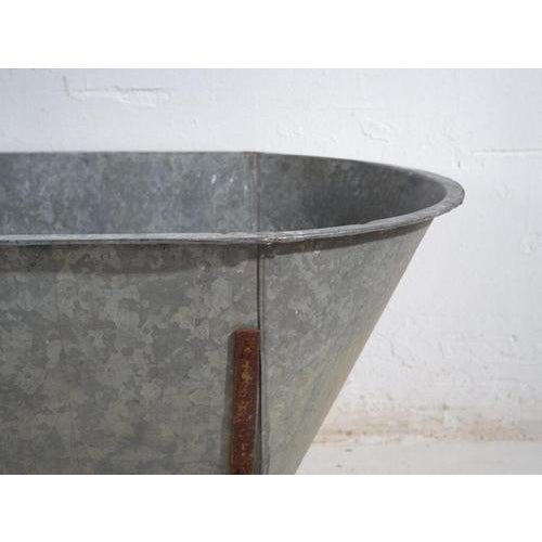 Antique Galvanized Zinc Bathtub For Sale - Image 5 of 8