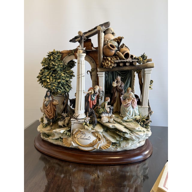 Majestic Prince Nativity Scene from Capodimonte Porcelain, 1990s For Sale - Image 6 of 16