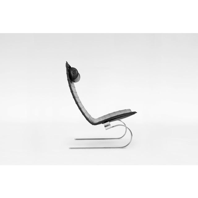 Contemporary Vintage Black Leather PK 20 Chair by Poul Kjærholm for Fritz Hansen, 1950s For Sale - Image 3 of 8
