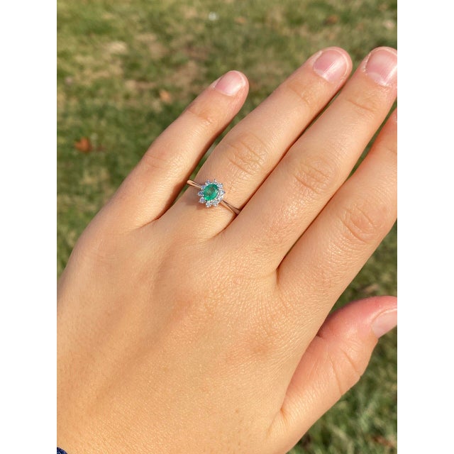 The 89th Avenue: Natural Emerald and Diamond Halo Ring in White Gold For Sale - Image 10 of 10