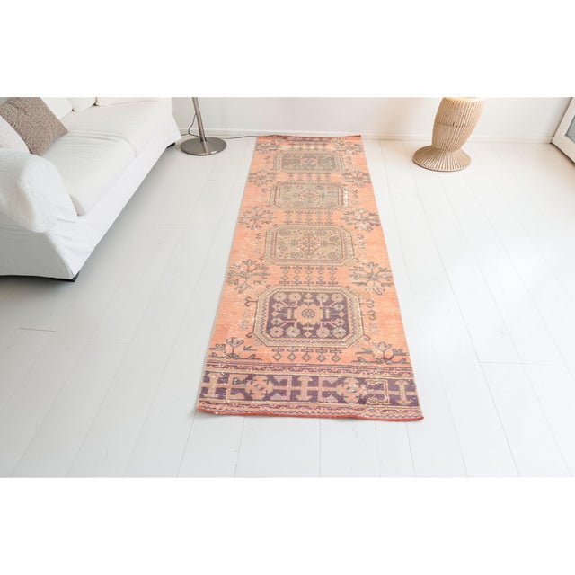 1960s Mid 20th Century Soft Salmon & Olive Green Medallion Rug For Sale - Image 5 of 9
