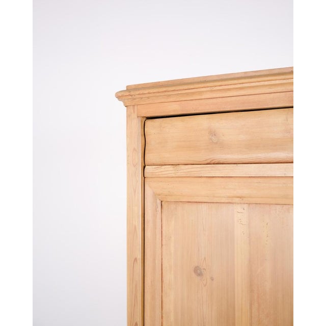 Chamber Cabinet in Pine with Round Legs and Drawers, 1900s For Sale - Image 8 of 18