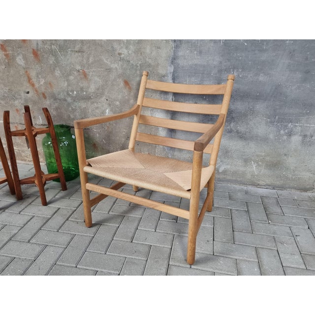 2000 - 2009 Danish CH44 Easy Chair in Oak by Hans Wegner for Carl Hansen & Søn, 2000s For Sale - Image 5 of 18