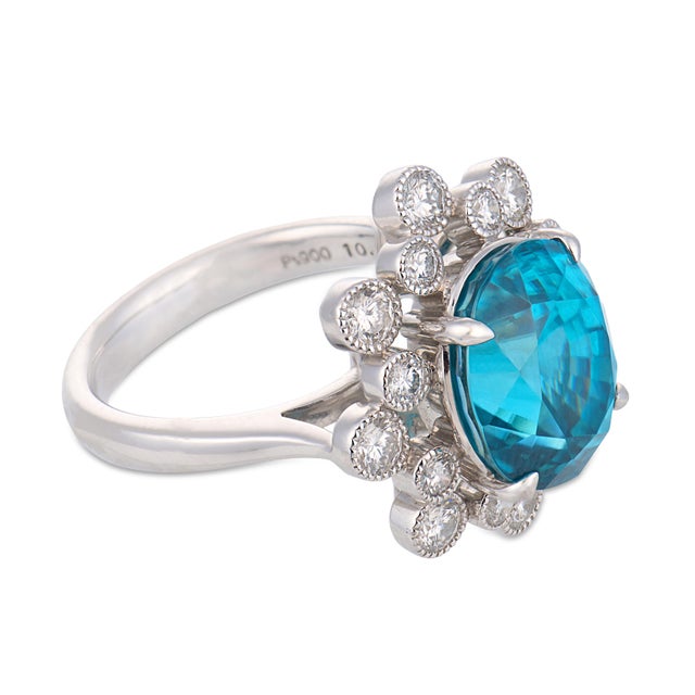 Mid-Century Modern Vintage 10.28 Carat Blue Zircon Diamond Platinum Ring, Size 6.25 For Sale - Image 3 of 5