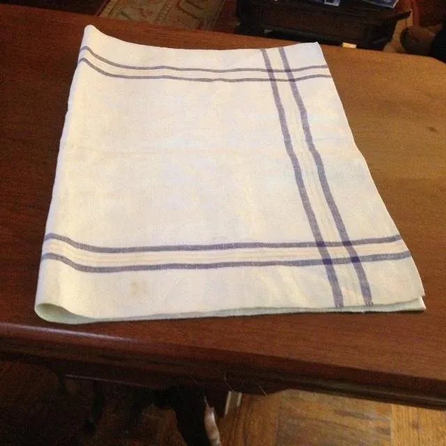 Vintage 1950's cotton runner, miniscule spot There is another identical runner available.