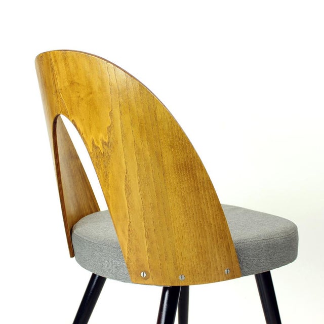 Wood Dining Chairs in Oak & Fabric by Antonin Šuman for Tatra, 1960s, Set of 4 For Sale - Image 7 of 17