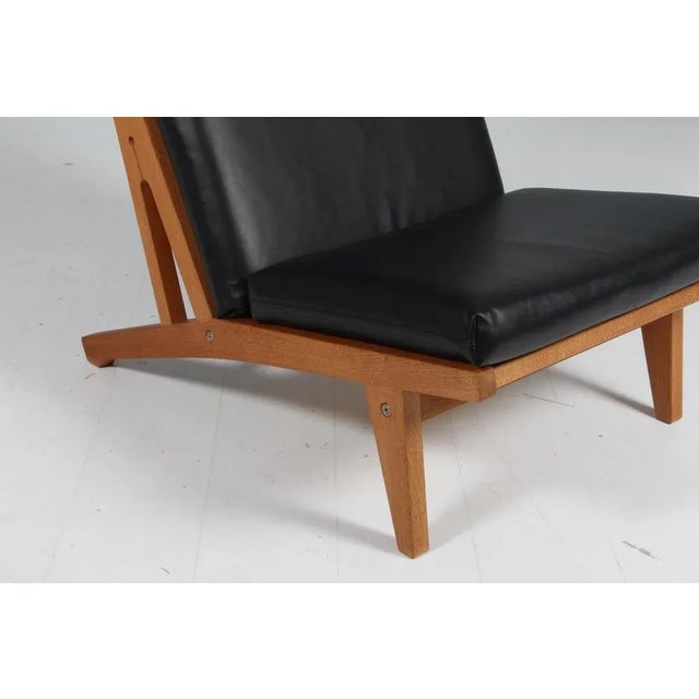 Model GE-375 Lounge Chair attributed to Hans J. Wegner for Getama, 1960s For Sale - Image 4 of 7