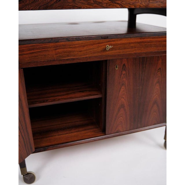 Dyrlund Bar Cabinet on Wheels with Foldable Top in Rosewood from Dyrlund, 1960s For Sale - Image 4 of 9