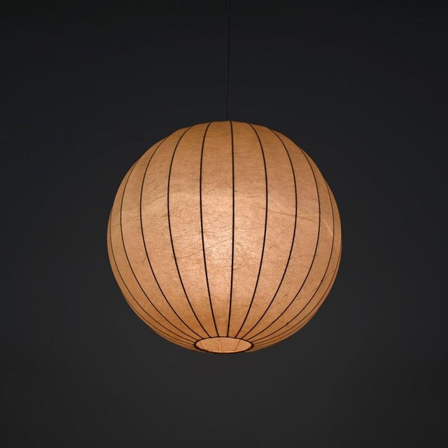 Metal Mid-Century Round Beige Cocoon Pendant Light by Achille Castiglioni for Hille, Italy, 1960s For Sale - Image 7 of 11