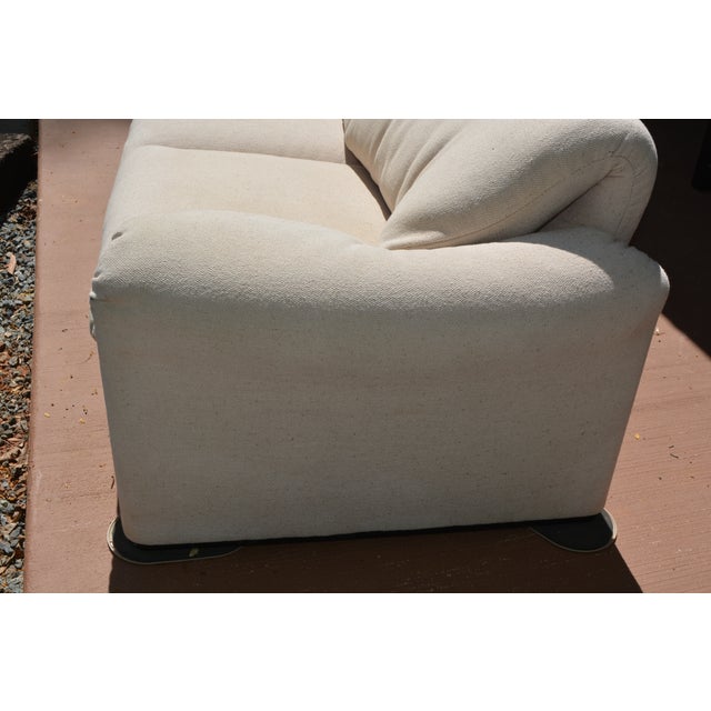 Cassina Post Modern Cream Tan Oatmeal Cassina Maralunga Couch Attributed to Vico Magistretti For Sale - Image 4 of 18