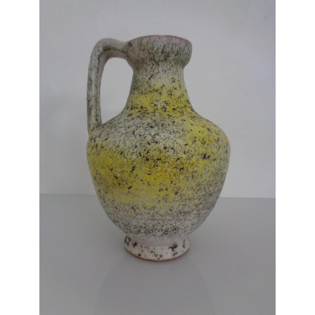 Mid-Century Modern Ceramic 7302 Handled Vase by Fridegart Glatzle for Karlsruher Majolika, Germany, 1960s For Sale - Image 3 of 15