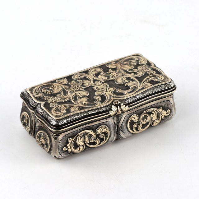 19th Century Russian Silver Snuffbox with Gold Decor For Sale - Image 9 of 9