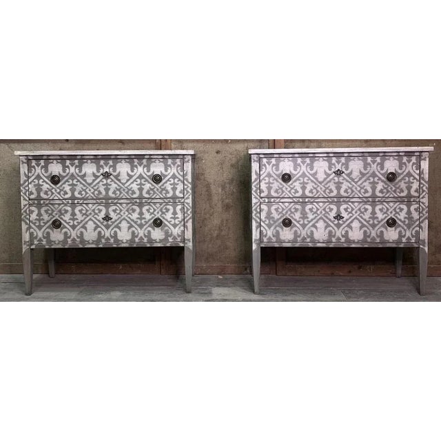 Beautiful Pair of Italian Chests of Drawers early 20th Century Pine wood perfectly preserved Measurements with the upper...