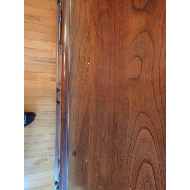 1971 Pennsylvania House Solid Cherry Colonial China Cabinet Hutch (Van Sciver Retailer) For Sale - Image 14 of 15