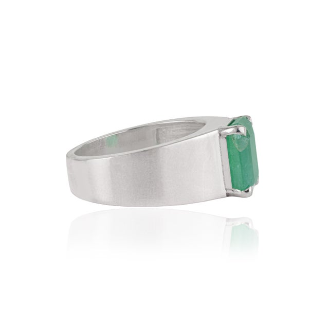 Metal Contemporary Wide Band Octagon 2.74 Ct Green Emerald Statement Signet Ring in Silver Size 5.5 For Sale - Image 7 of 15