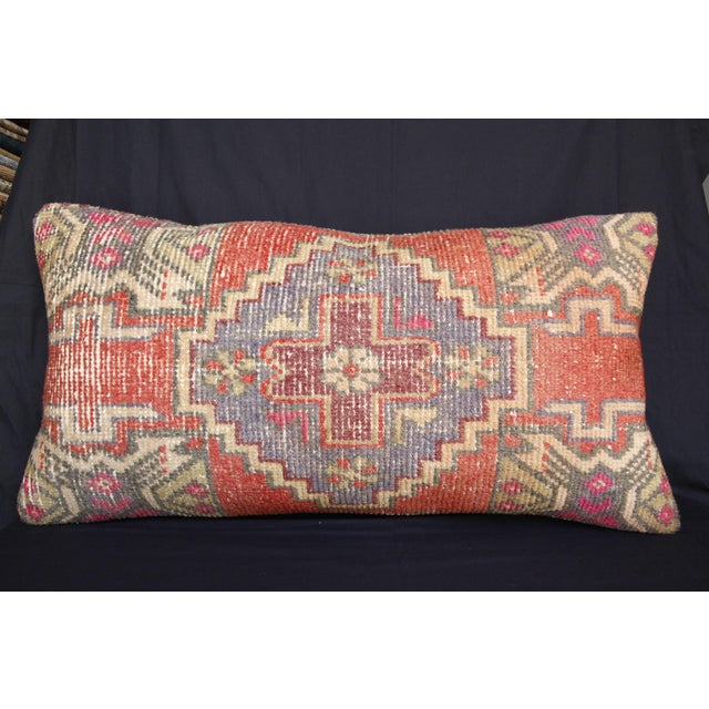 Here i am listing a 100% Handmade double knotted rug pillow cover, made from Vintage Oushak carpet rug. This’s a modern...