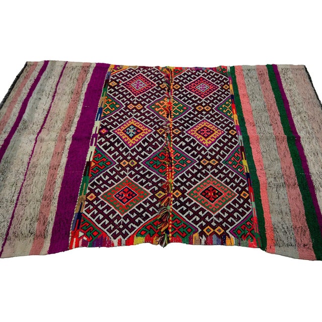Embroidered Colorful Turkish Kilim Rug- 4′4″ × 6′3″ For Sale - Image 4 of 7