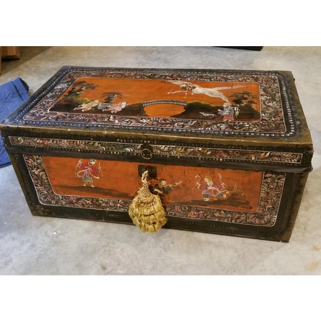 Chinoiserie Early 19th Century Chinese Export Trunk For Sale - Image 3 of 11