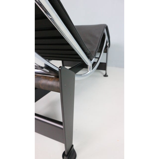 White Leather LC4 Chaise Longue by Le Corbusier for Cassina, 1980s For Sale - Image 11 of 18
