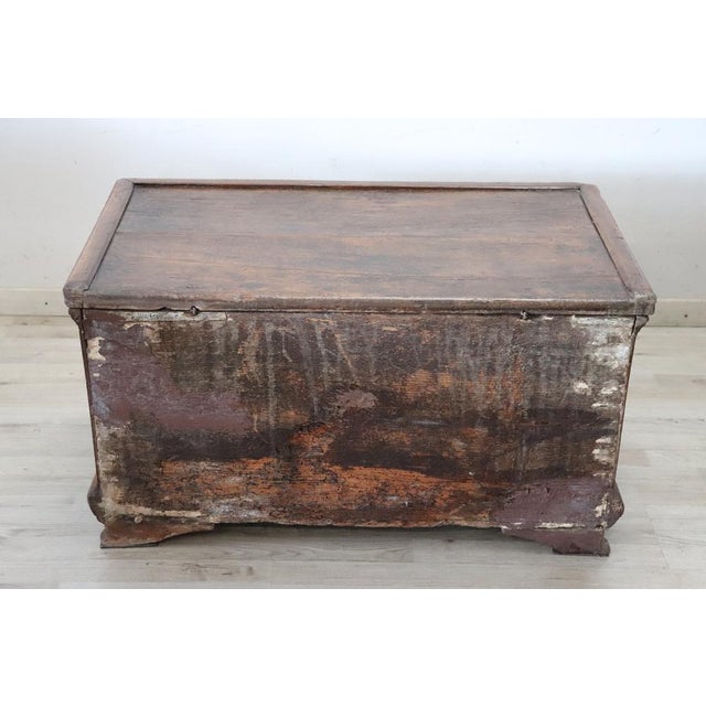 Antique Blanket Chest in Hand-Carved Walnut, 1600s For Sale - Image 12 of 17
