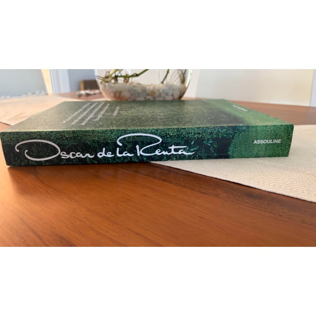 Contemporary Oscar De La Renta: The Style, Inspiration, and Life of Oscar De La Renta | Assouline Hardcover Coffee Table Book With Slipcase | 2014 Third Printing For Sale - Image 3 of 9